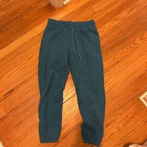 Aritzia TNA Sweatpants